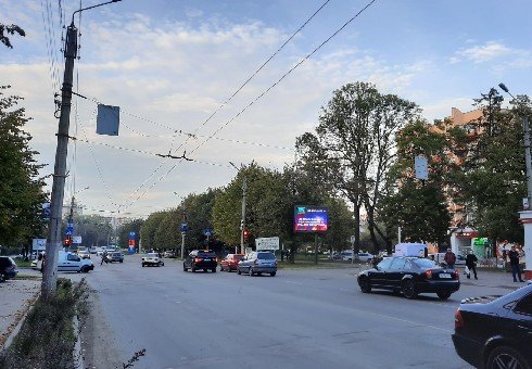 Экран формат 2.32x3.14 №242898 в городе Черновцы (Черновицкая область) `Экран №242898 в городе Черновцы (Черновицкая область), размещение наружной рекламы, IDMedia-аренда по самым низким ценам!`