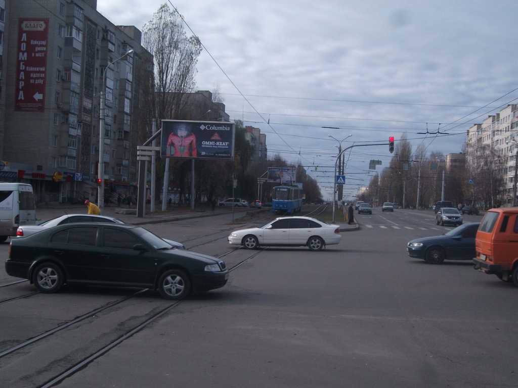 Билборд формат Призма 3x6 №46753 в городе Винница (Винницкая область) `Билборд №46753 в городе Винница (Винницкая область), размещение наружной рекламы, IDMedia-аренда по самым низким ценам!`